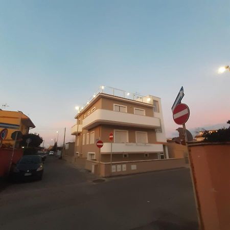 L' Ora Blu Hotel Fiumicino Buitenkant foto